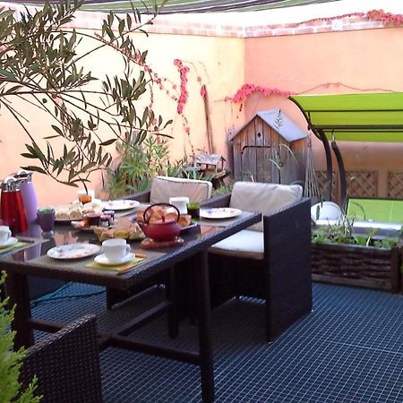 Autan Des Couleurs Bed & Breakfast Albi Bagian luar foto