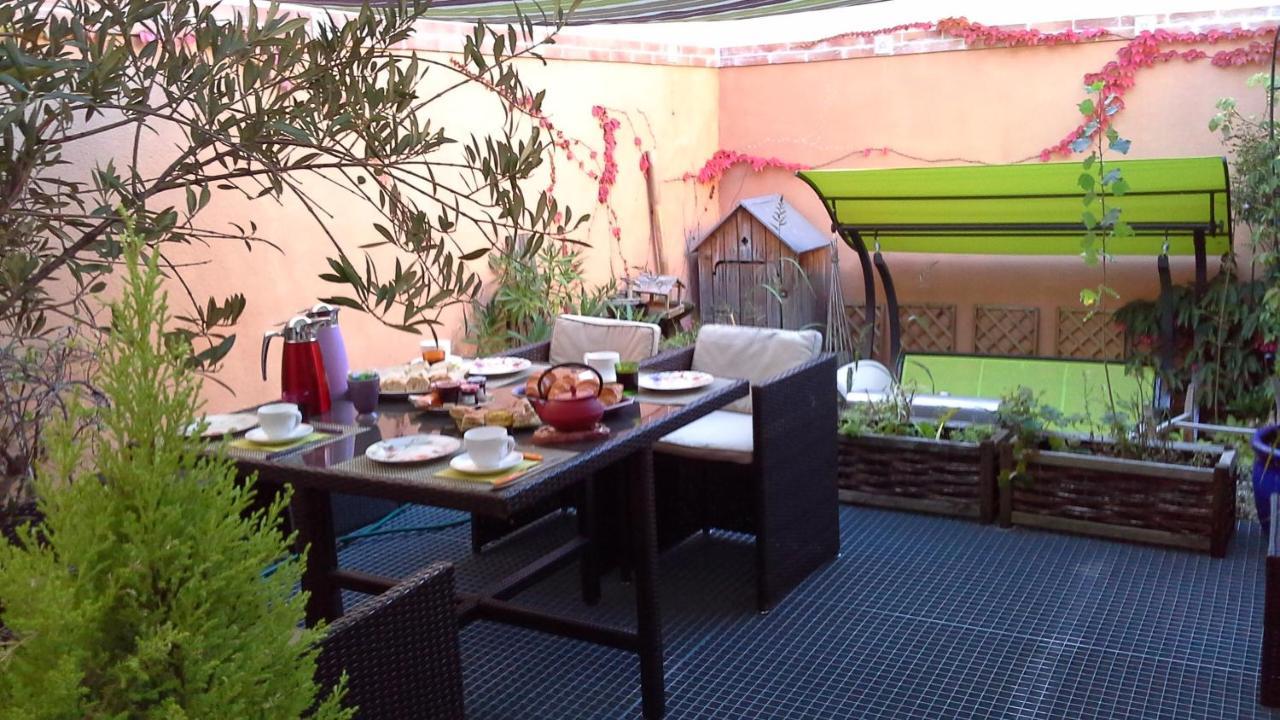 Autan Des Couleurs Bed & Breakfast Albi Bagian luar foto